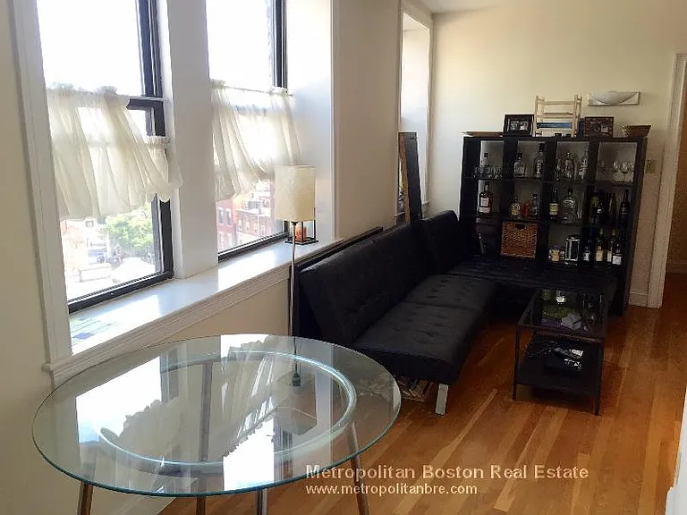 42 Beach St #7D — Photo 1