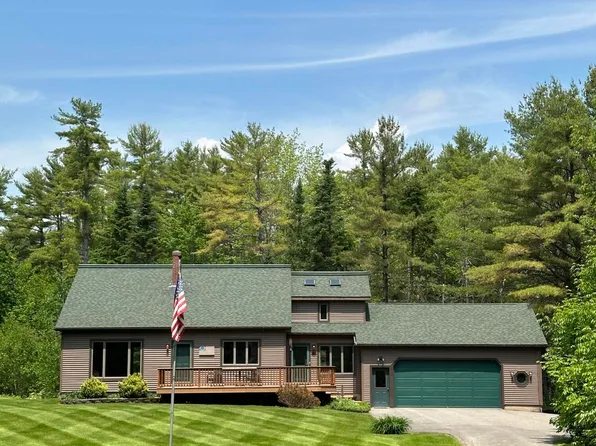 30 Meadow Road, Hampden, ME 04444