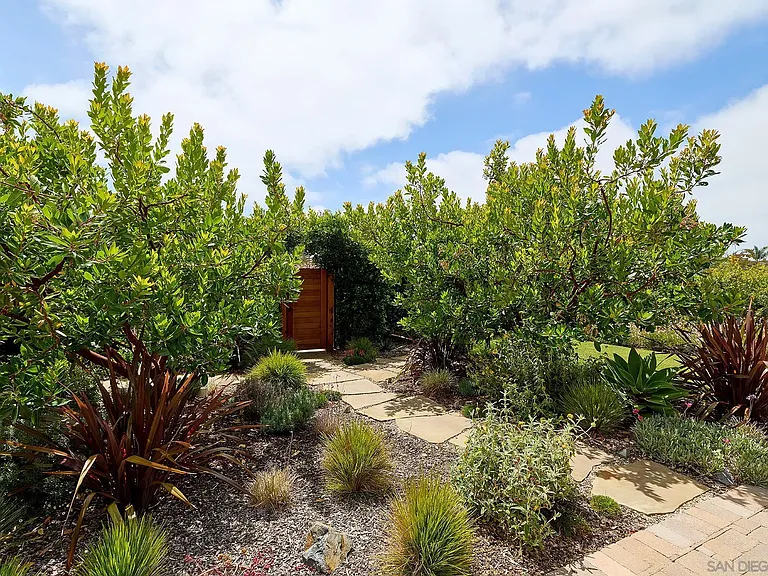 645 N Rios Ave — Photo 15