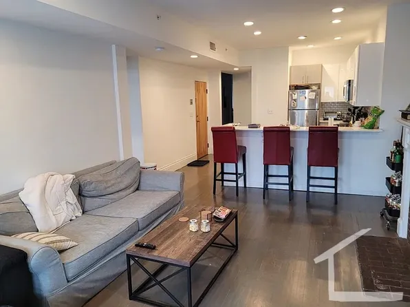 1398 Beacon St APT 3, Brookline, MA 02446