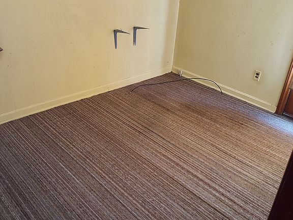 3rd image of 1014 E 185th St