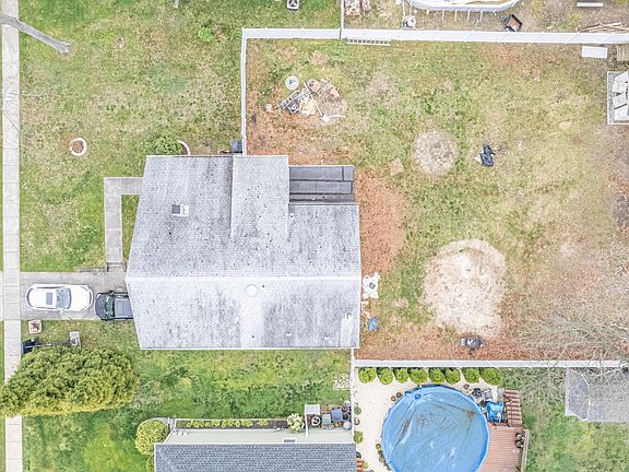 5th image of 108 Karen Dr