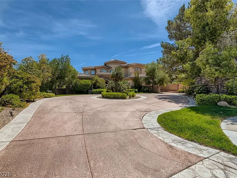 22 Bloomfield Hills Dr — Photo 2