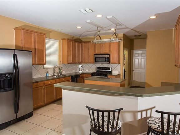 4th image of 1414 Sparrow Dr