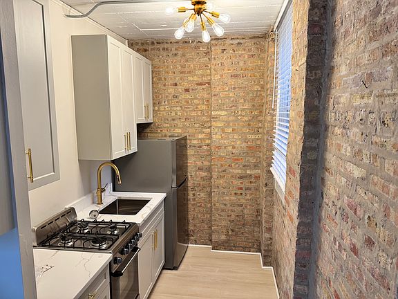2nd image of 322 W Evergreen Ave #C