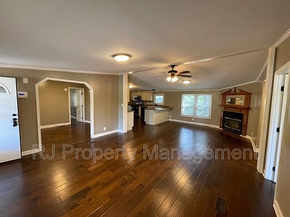 5th image of 2540 Jenkins Dr