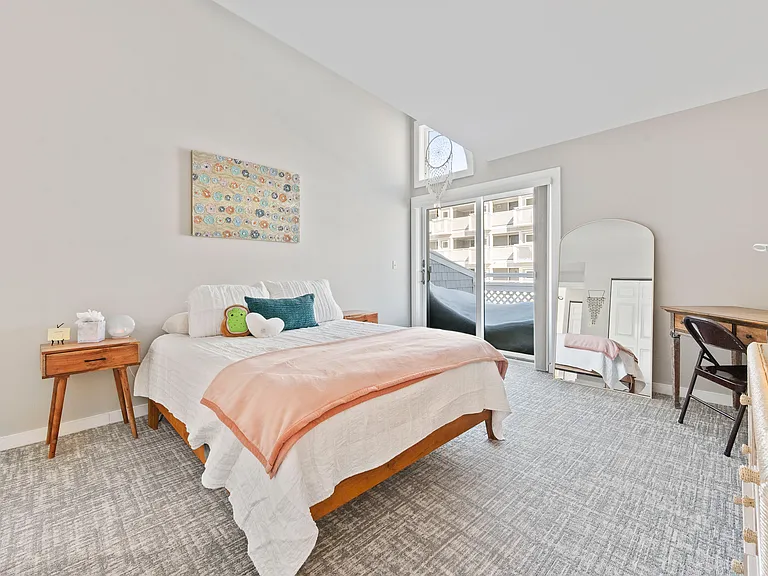 10 Ocean House Way #10 — Photo 13