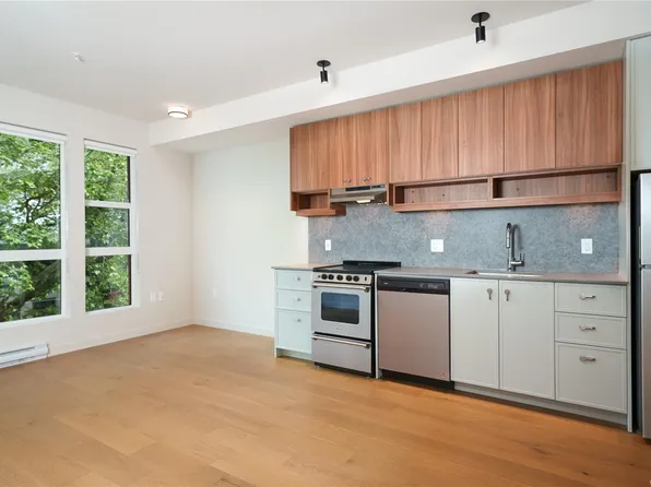 629 Speed Ave #205, Victoria, BC V8Z 0G5