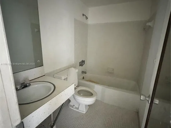 5208 NE 24th Ter #F-214, Fort Lauderdale, FL 33308