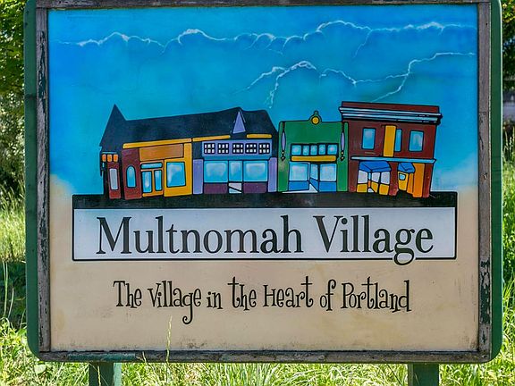 2 blocks to Multnomah Village