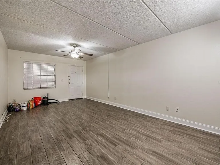 120 S Church Ave #101 — Photo 7