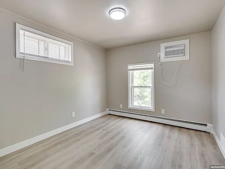 536 Algoma Blvd — Photo 14