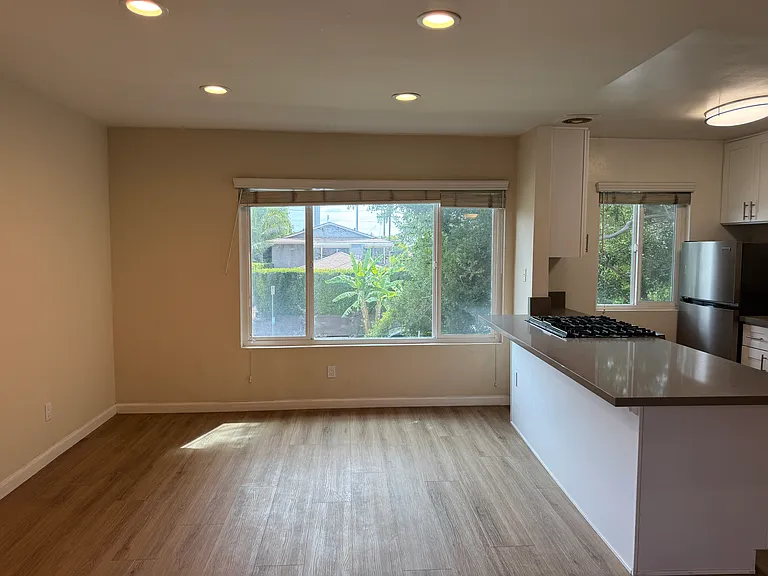 3910 Beethoven St #6 — Photo 6