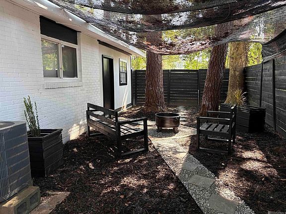 2nd image of 837 Pine Tree St