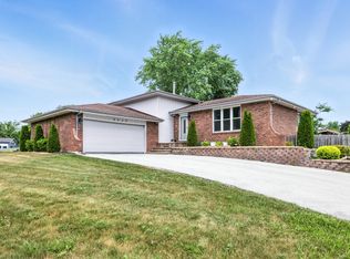 2938 E Shagbark Trl, Crete, IL 60417