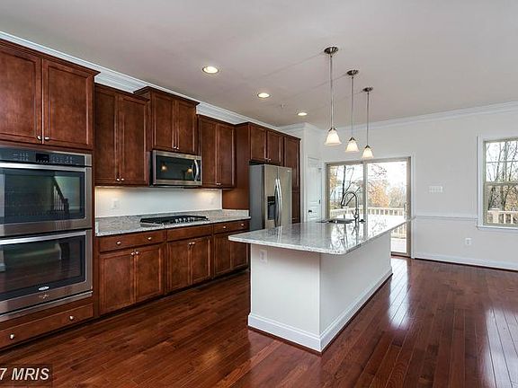 3rd image of 209 Mill Crossing Ct