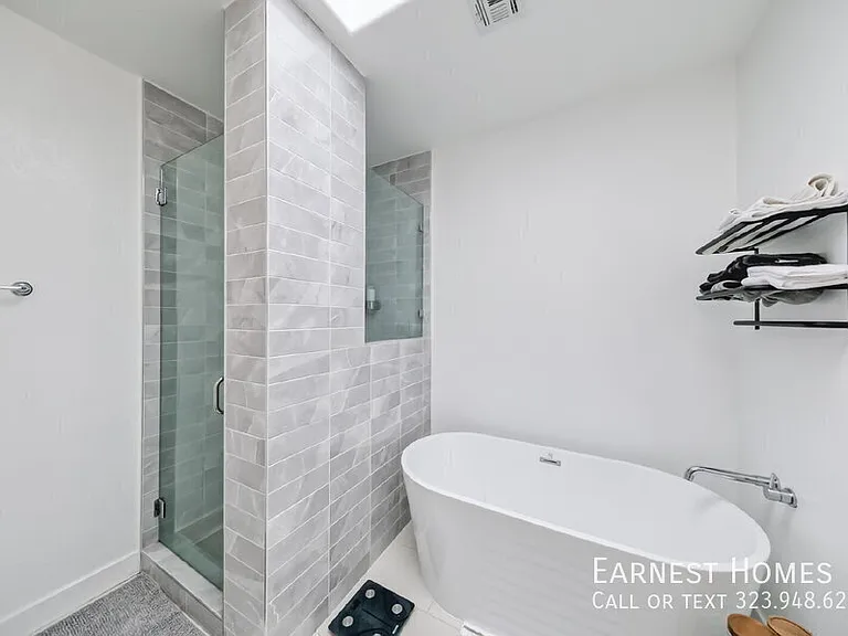 4348 Mammoth Ave #303 — Photo 12