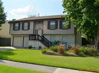 435 Redway Ln, Webster, TX 77598