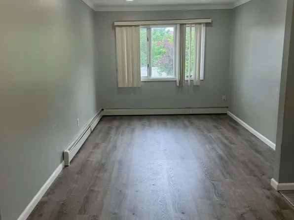 16 Prague Ct Floor 2, Staten Island, NY 10309