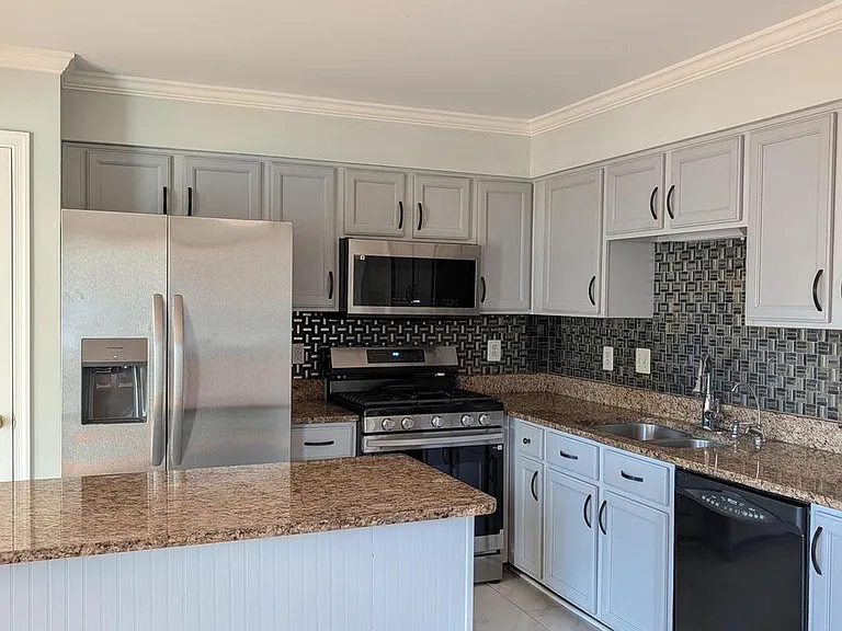 12751 Silvia Loop — Photo 4