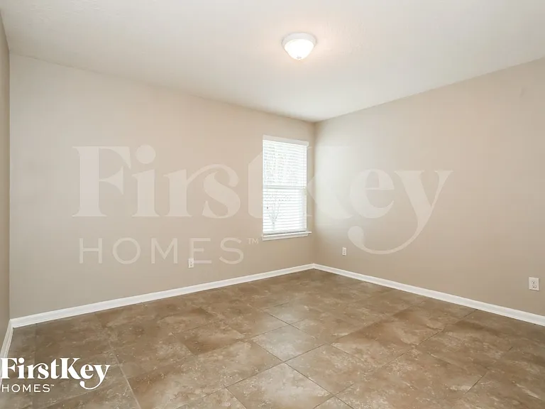 644 Drysdale Dr — Photo 12