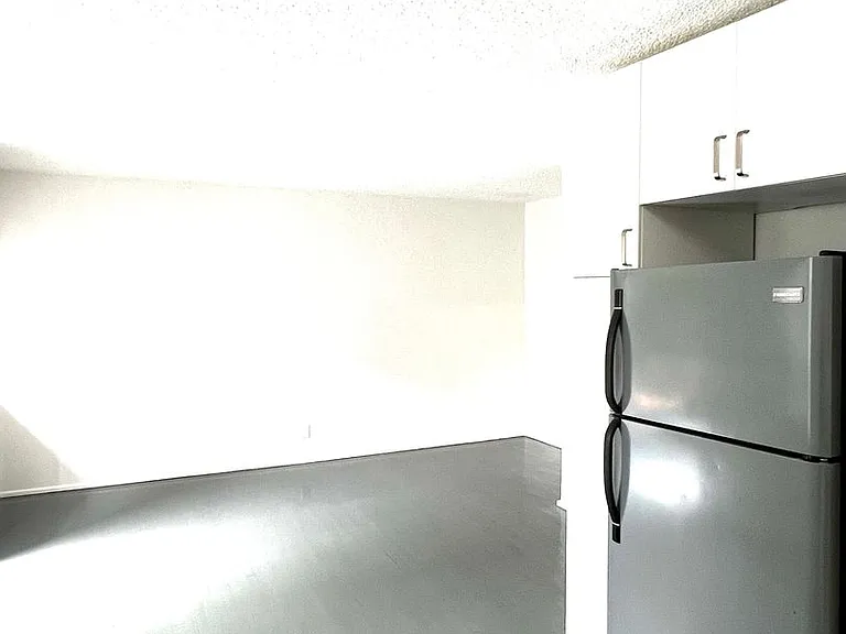 1236 Leighton Ave — Photo 6