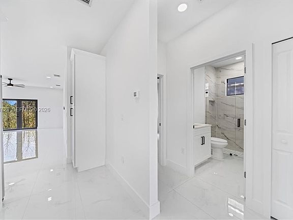 5th image of 849 Wolverine St E