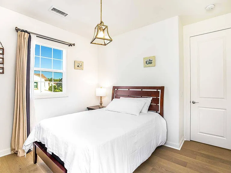 38 Torosa — Photo 15