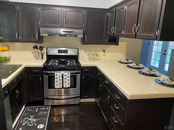 4th image of 1208 W Malone St