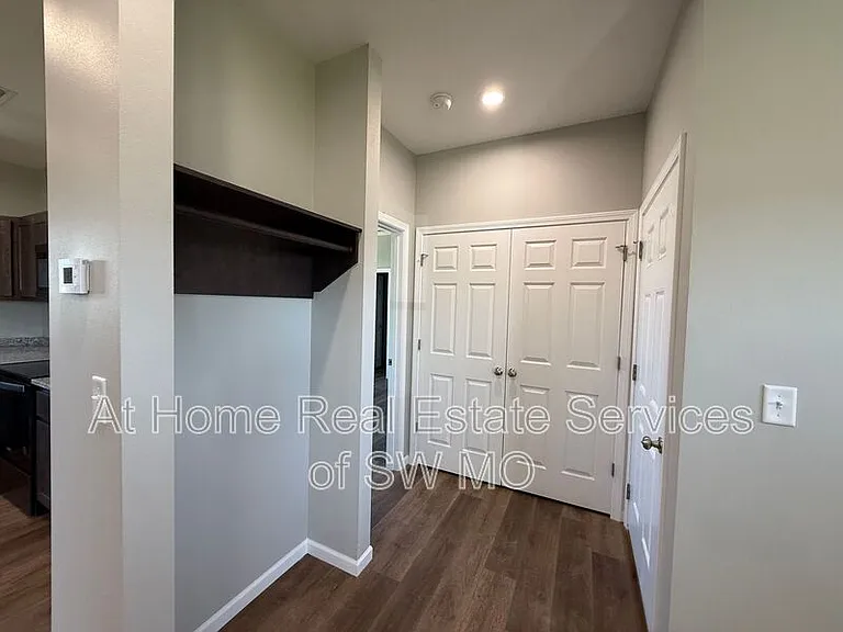 199 W Oaklawn St — Photo 9