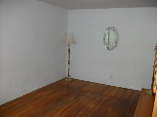 2240 Burnett Street image 5 of 26