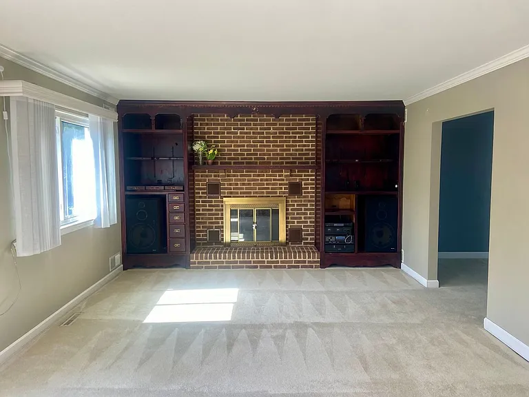6226 Lehigh Ave — Photo 7