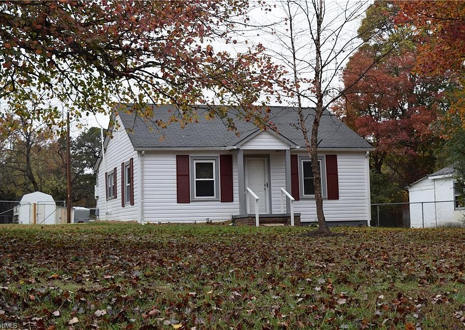 1st image of 3725 Kivett Dr