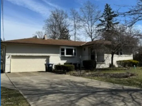 119 Oakleigh Dr, Brunswick, OH 44212