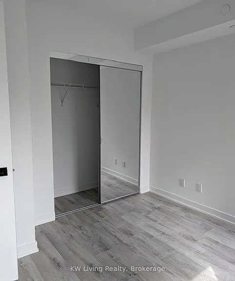 327 King St W #701 — Photo 7