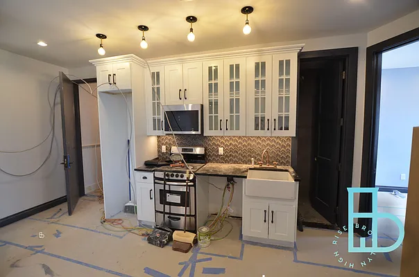 Rented by Miron Realty Group | media 4