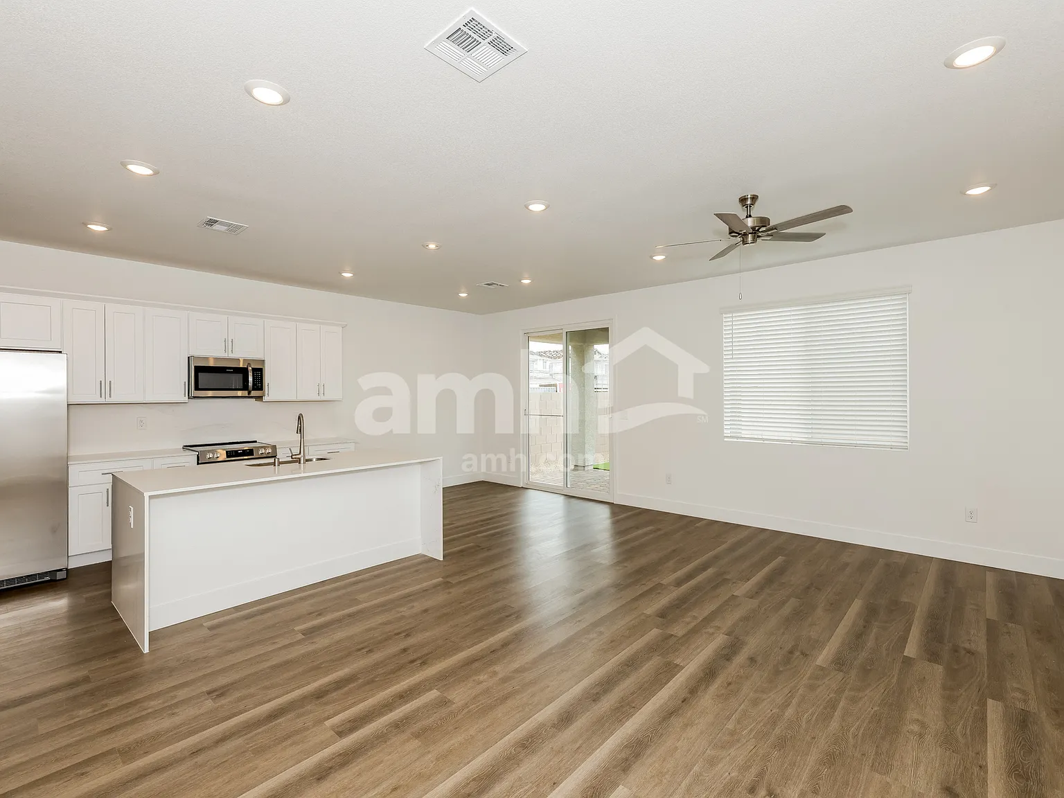 5 bed, 3.5 bath, 2092 sqft, $2,625 — Photo 4