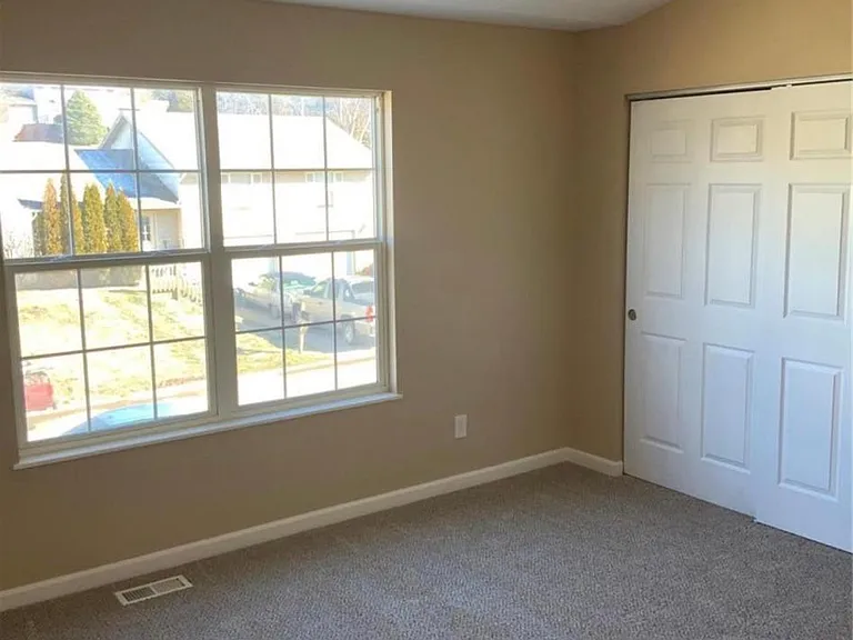 409 Omar Ct — Photo 16