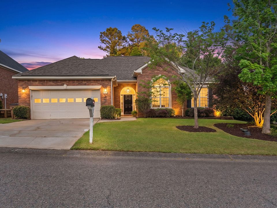 1st image of 393 Bainbridge Dr