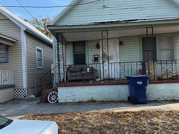 5th image of 2310 W Walnut St