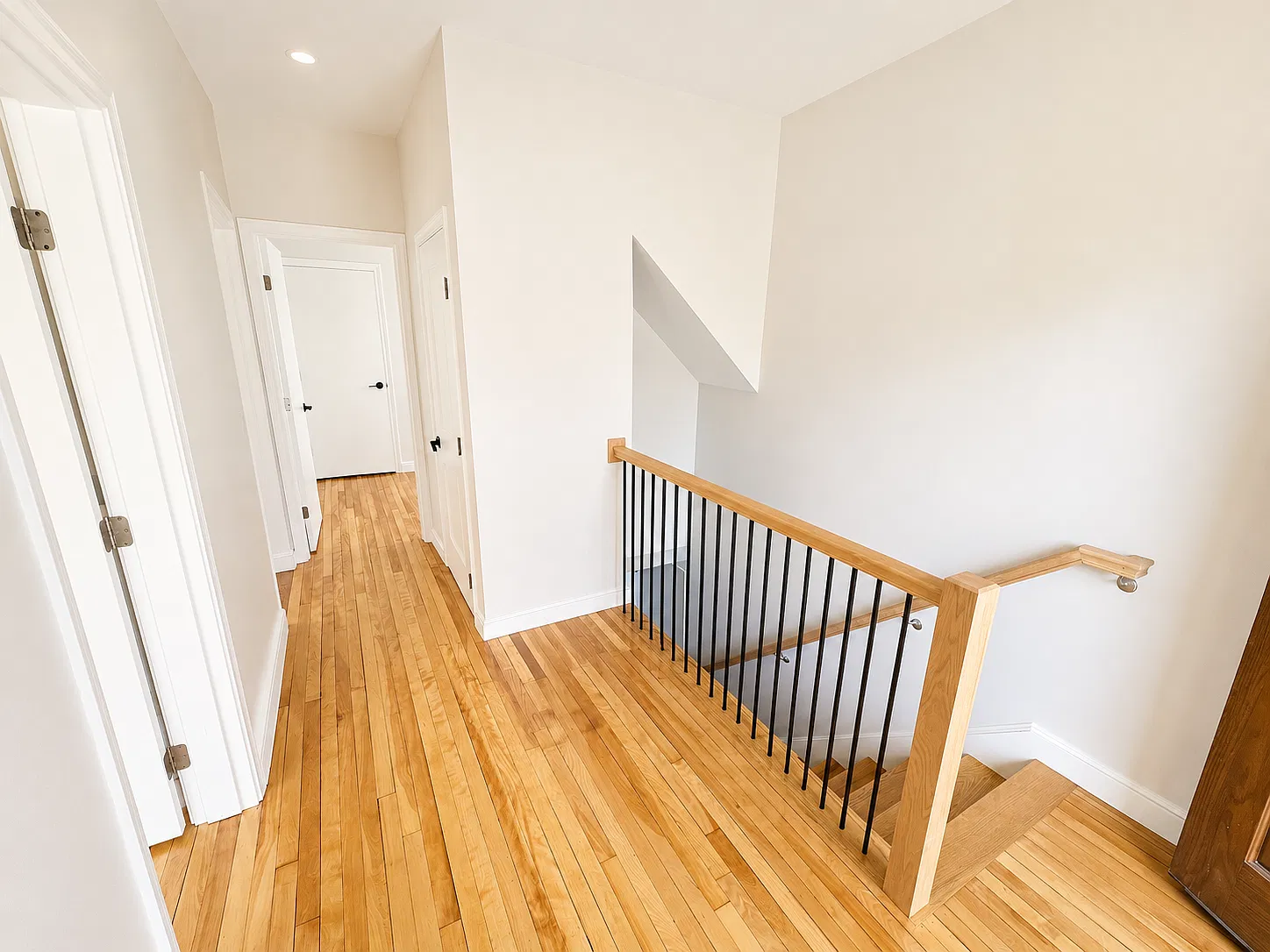 5 bed, 1501 sqft, $7,295 — Photo 4