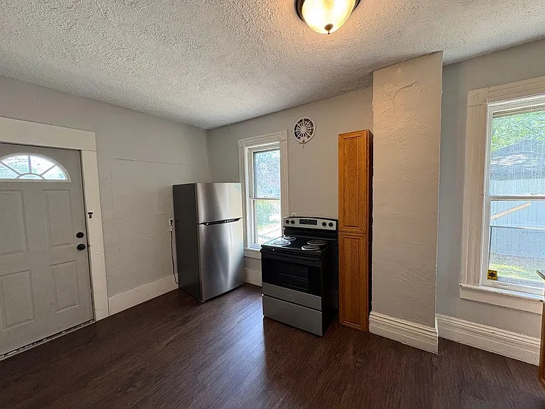 532 Crosby St — Photo 28