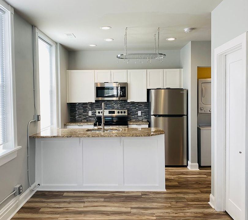 1st image of 3001A W Cary St #A