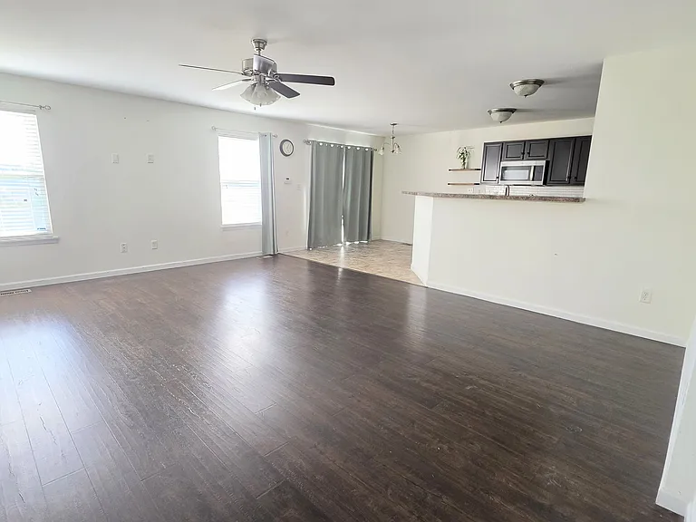 5587 Wavecrest Cir — Photo 2