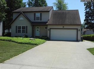 7055 Oak Tree Dr, Lorain, OH 44053