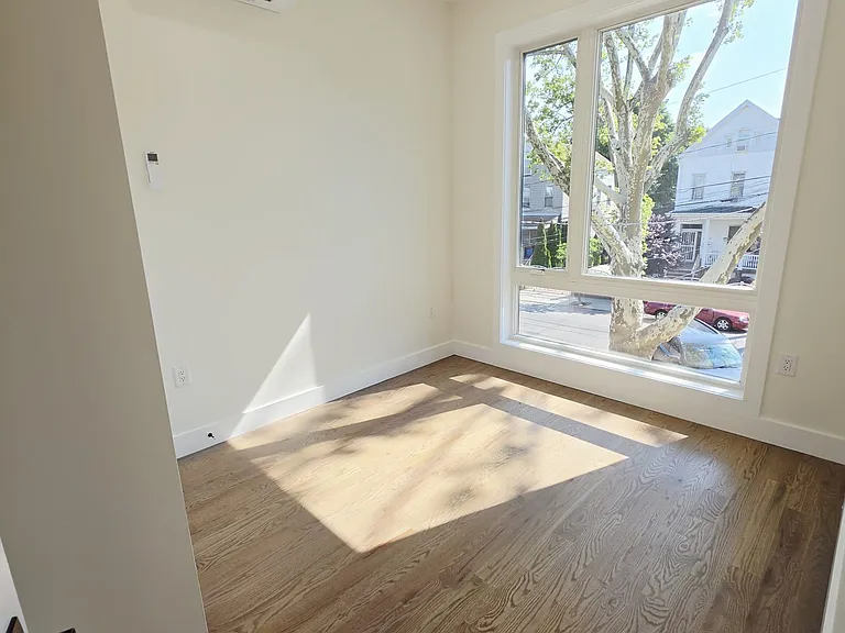 40 Lembeck Ave #12 — Photo 12