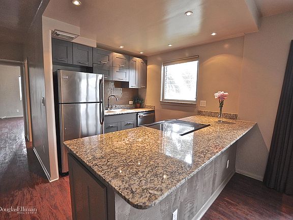 4th image of 700 Bayshore Dr APT 28