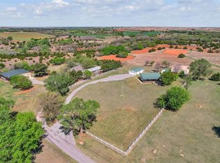 21261 E 987th Rd, Foss, OK 73647