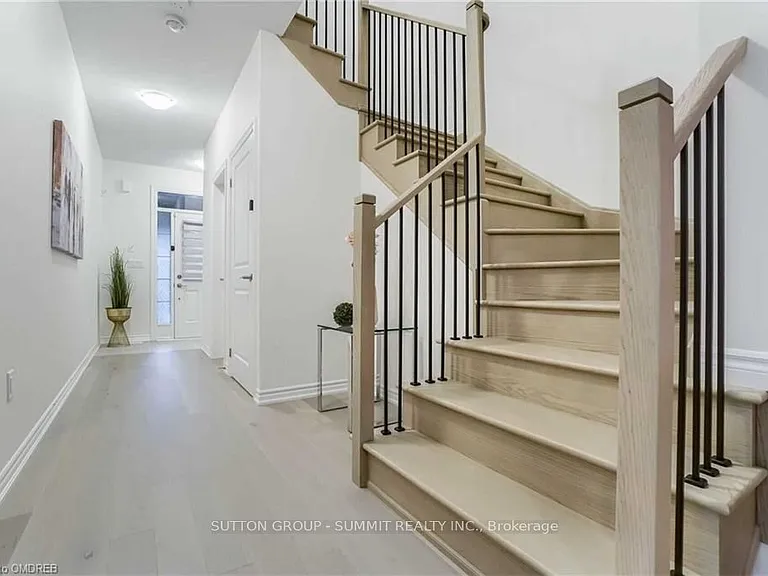 492 Bergamot Ave — Photo 10