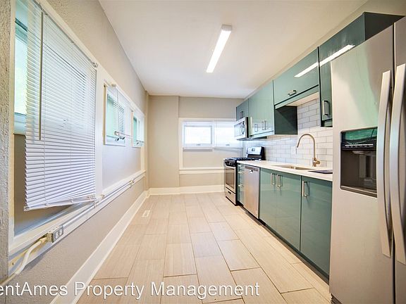 3rd image of 525 Welch Ave #3126355